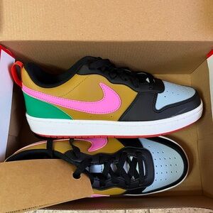 New in Box Nike Size 5.5 Youth. Women Size 7